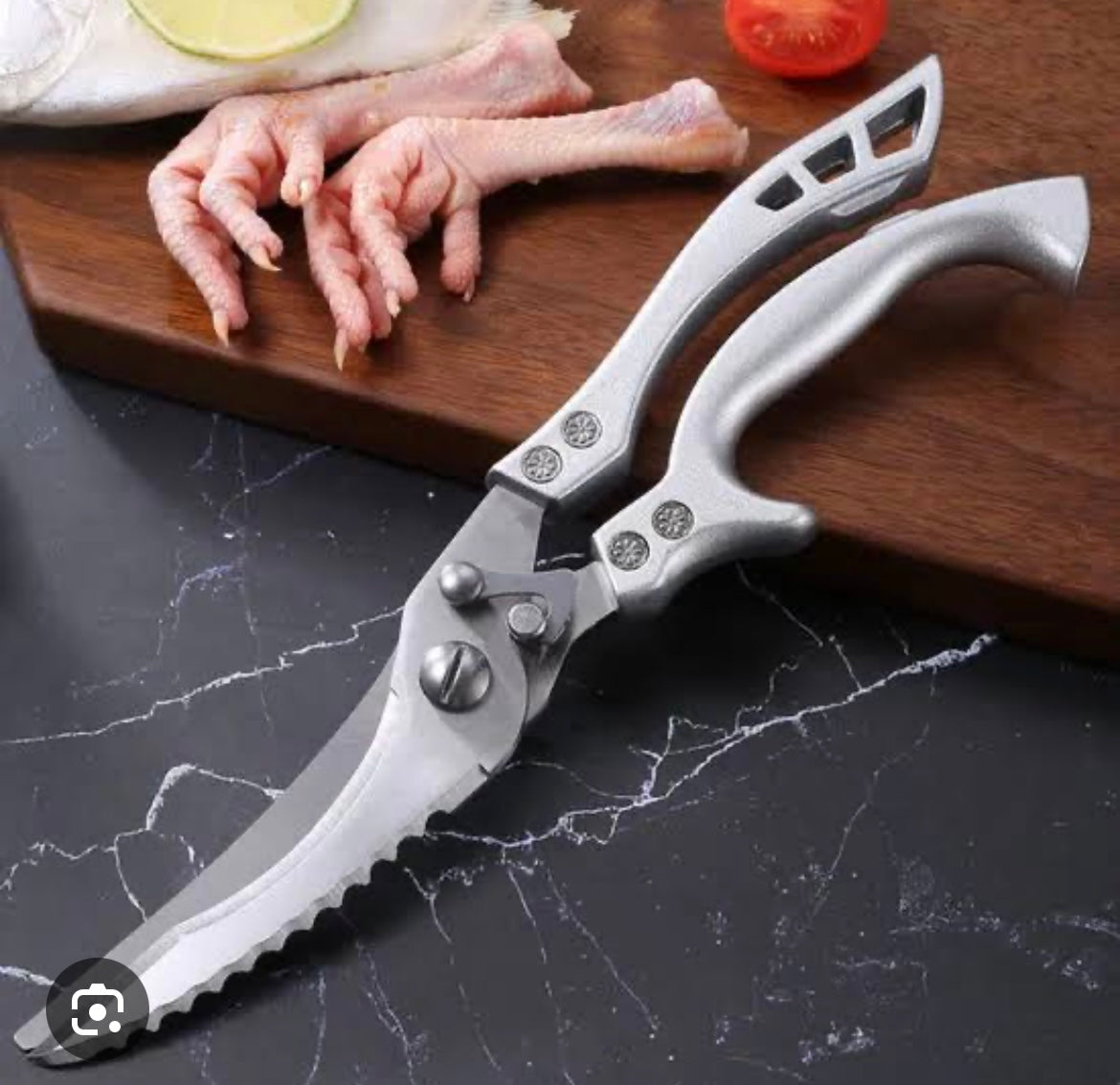 مقص حديدي متعدد الاستعمال